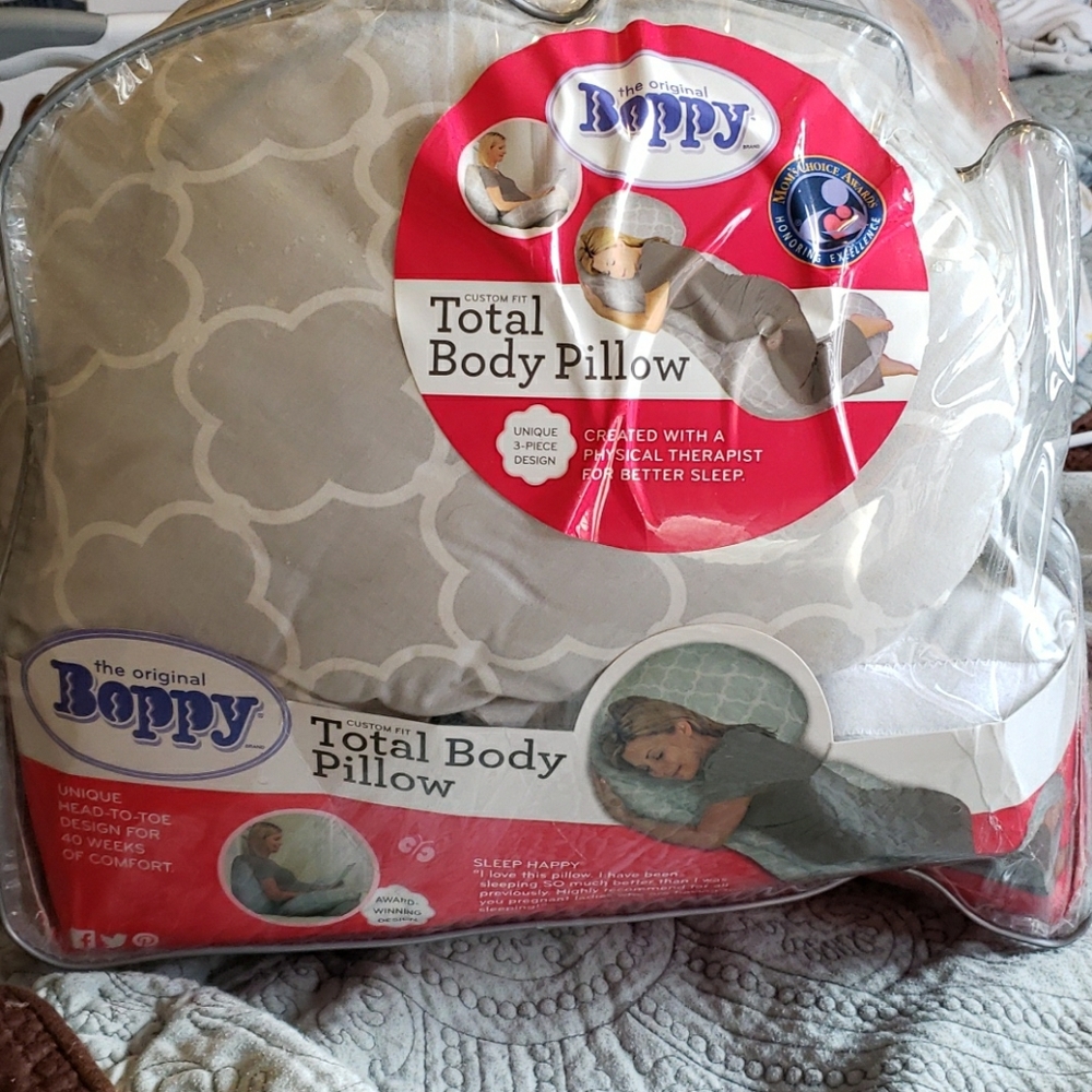 Boppy total body pillow